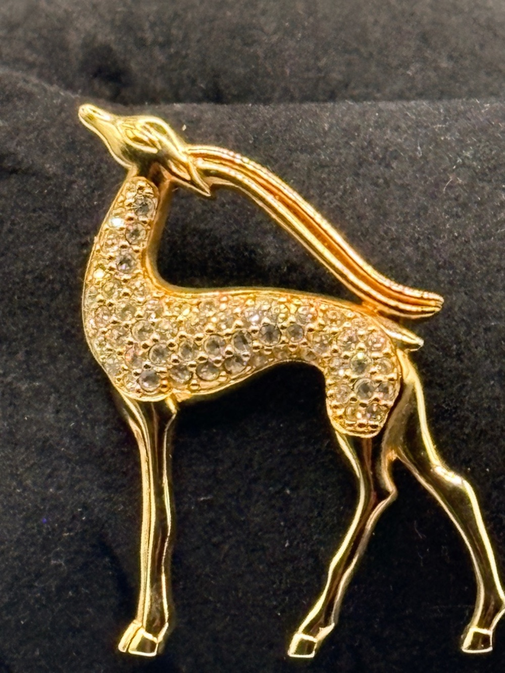 Gold Crystal Deer Brooch – Elegant Gazelle Design – Sparkling Rhinestones